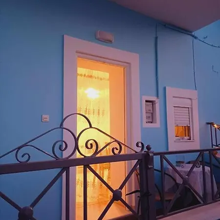 Semesterbostad Irinis House *